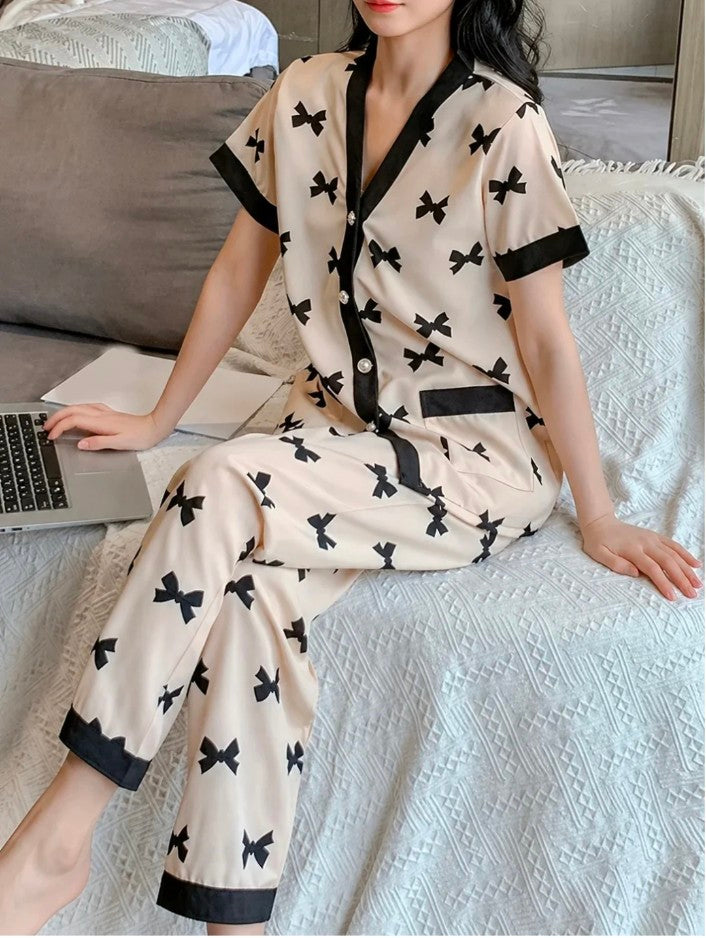 OFF-WHITE & BLACK BOW PRINTED FRONT BUTTON NIGHT WEAR