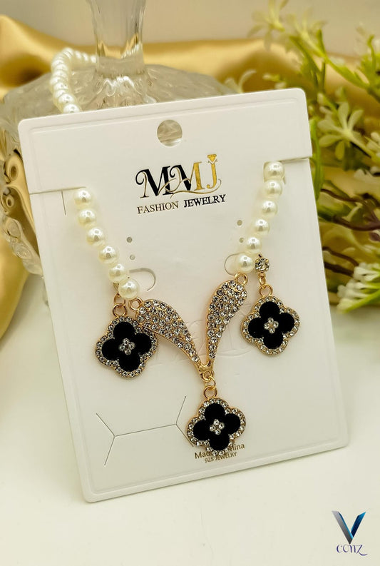 FANCY PURLS MALA LOCKET